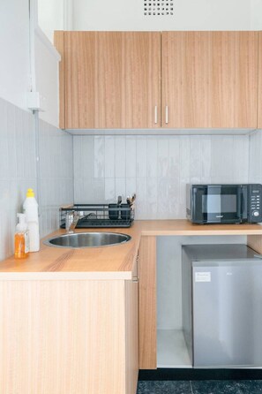 Basic-Apartment, 1 Queen-Bett | Eigene Küche | Mikrowelle, Ofen, Kochgeschirr/Geschirr/Besteck, Gefrierschrank