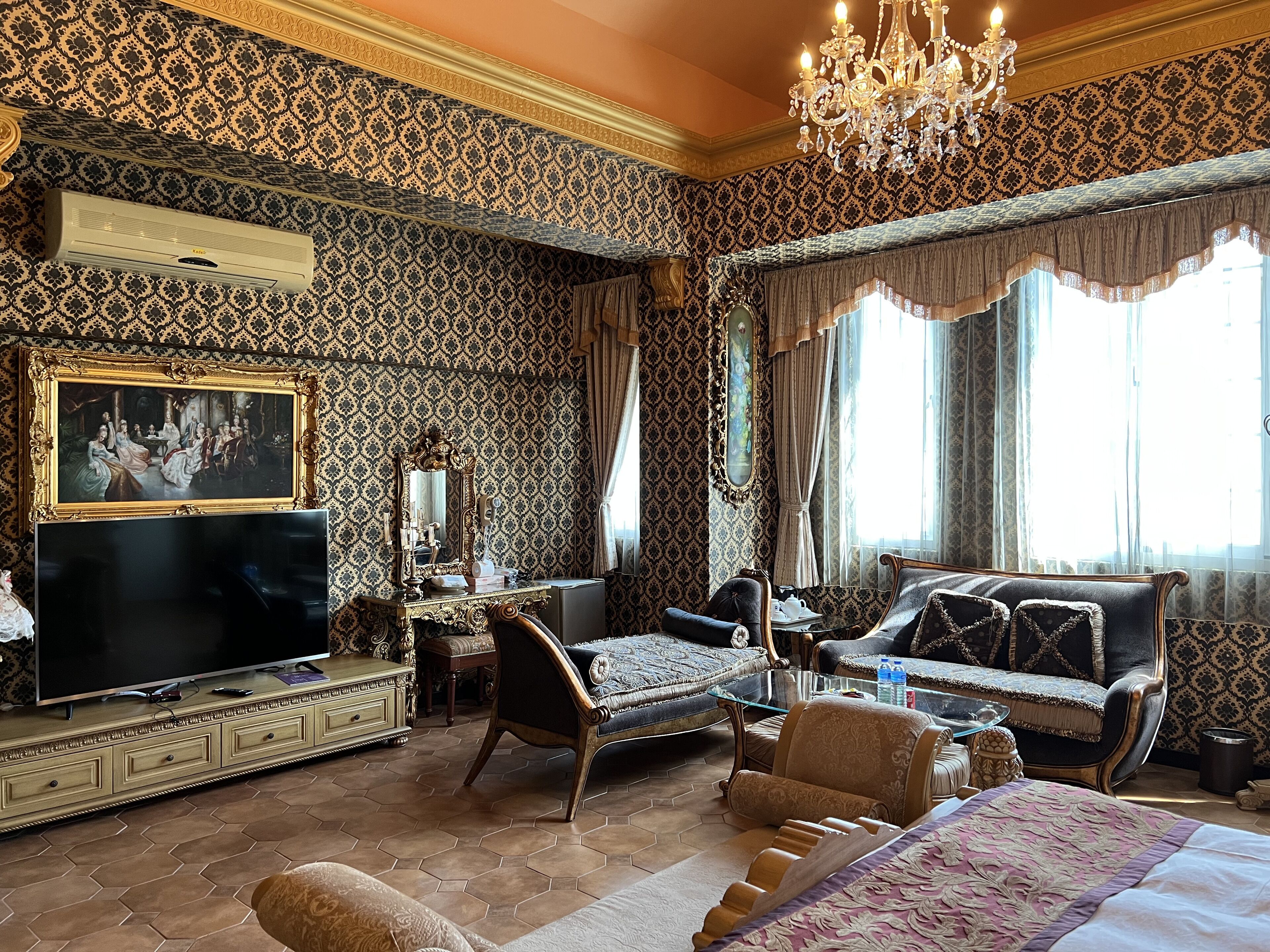 Deluxe Double Room | Minibar, individually decorated, soundproofing, bed sheets