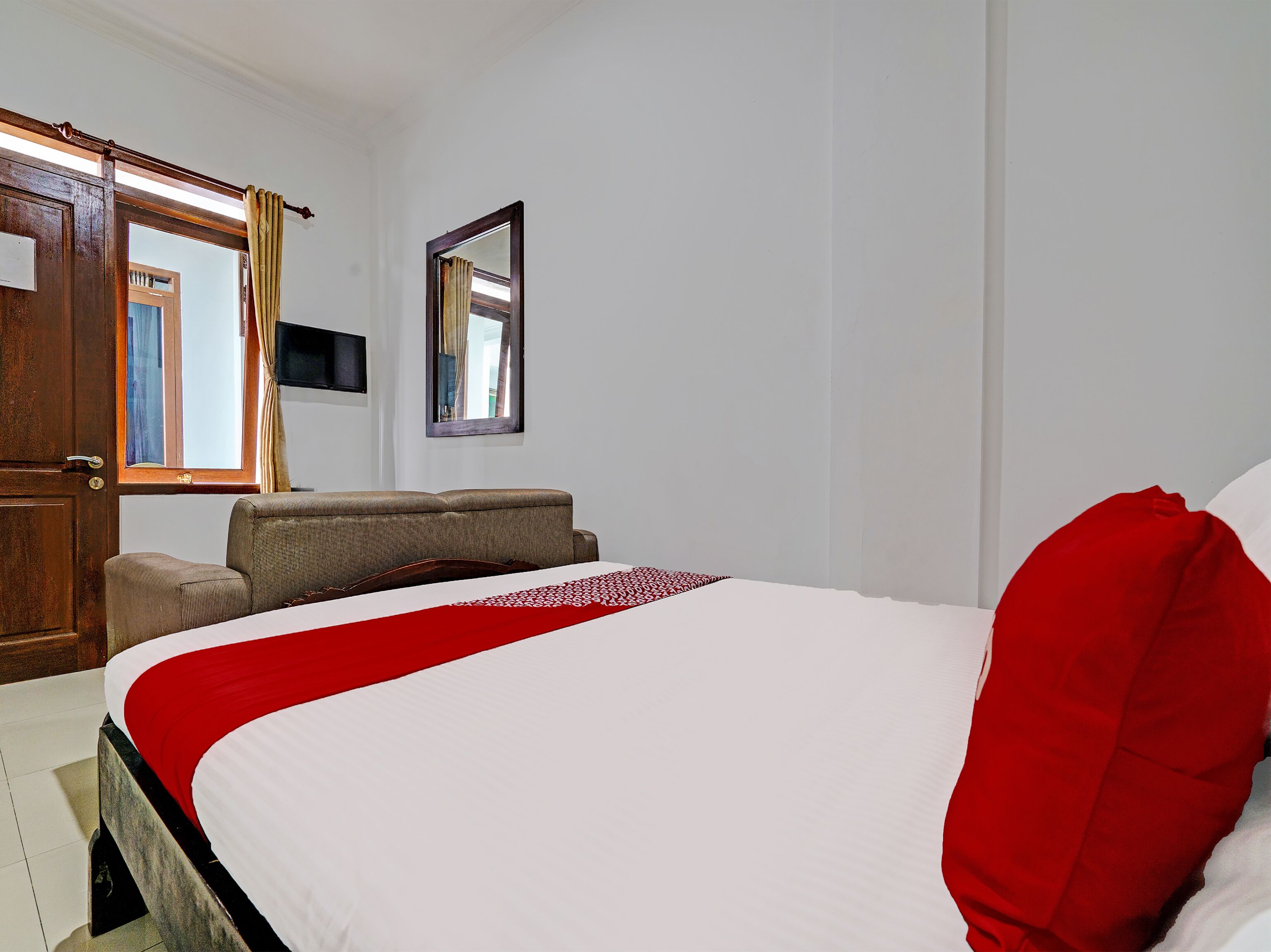 OYO 92249 Wisma Rina Rini Tegalega Park