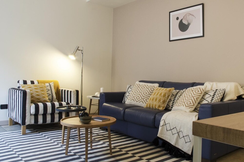 Charming Modern Apartment