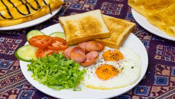 Daily local cuisine breakfast (VND 80000 per person)