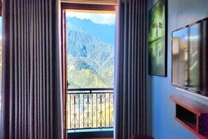 Deluxe Double Room, 1 Bedroom | Premium bedding, down duvets, memory-foam beds, minibar - SAPA VIEW SPRING GARDEN HOTEL (Sa Pa)