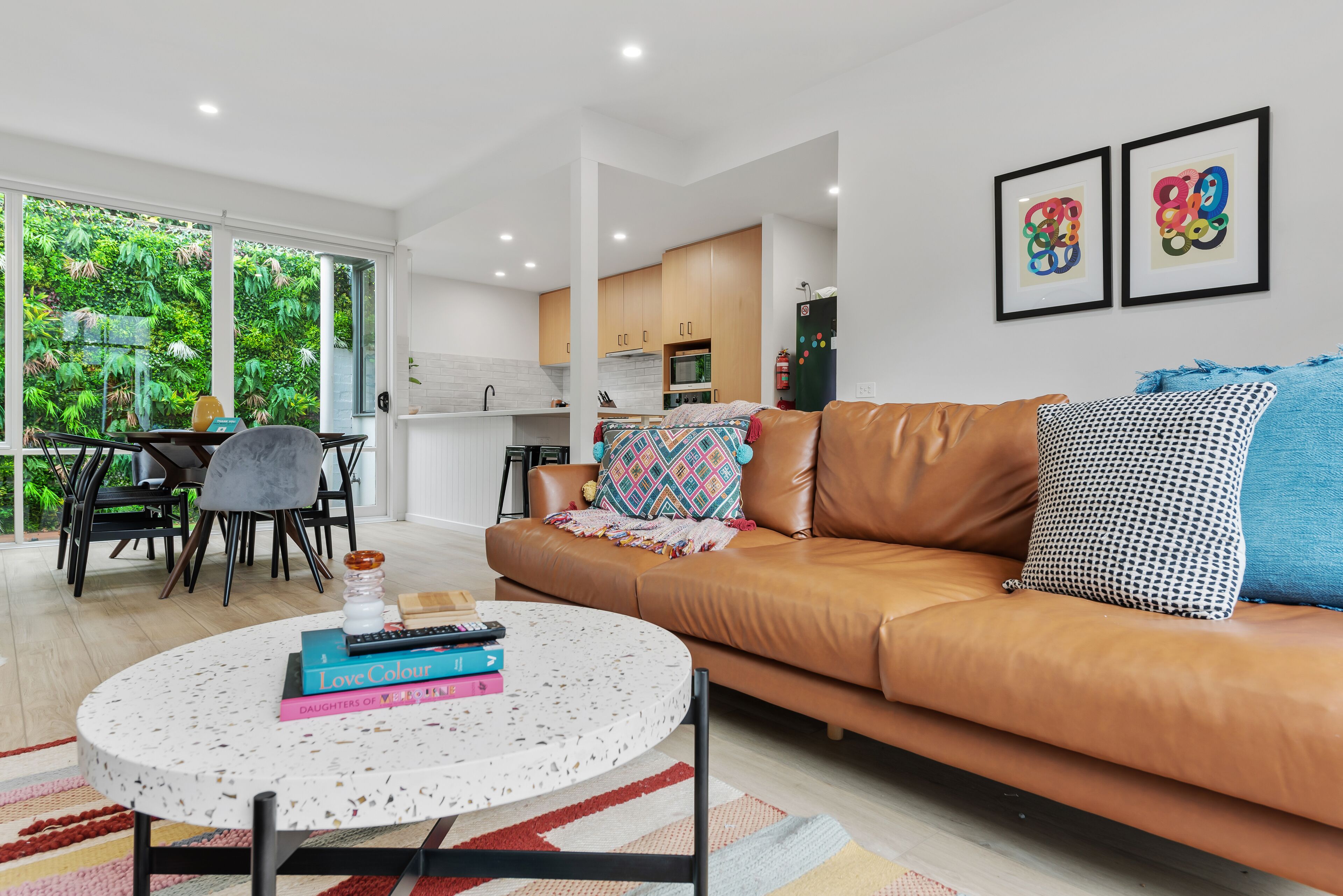 Smart TV, books, stereo