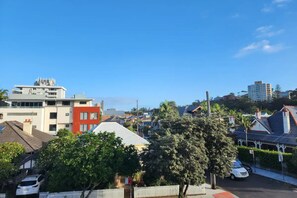 Basic Apartment, 1 Queen Bed with Sofa bed | Exterior - Quaint 1BD on the Doorstep of Manly Beach (Manly)