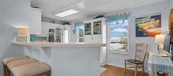 KeyLime Downtown Gulf View-FREE Golf Cart for 2026
