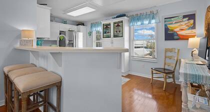 KeyLime Downtown Gulf View-FREE Golf Cart for 2026