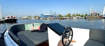 Harboursuite 2 incl. motorboot by Interhome