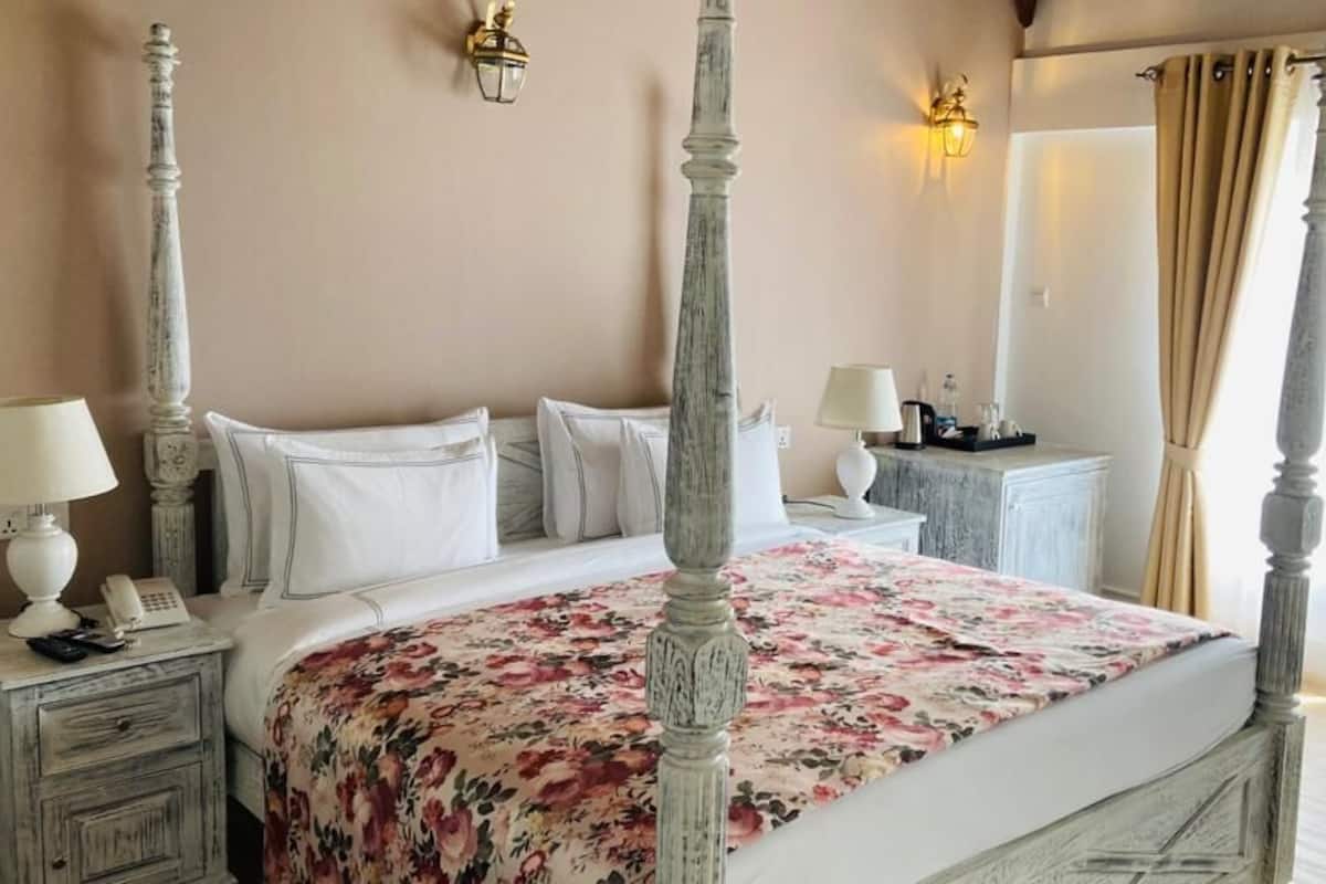 Deluxe Double Room | Premium bedding, down duvets, in-room safe, individually decorated