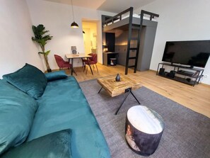 TV, DVD player - Premium Apartment Maria Hilf 1+2 Double by Interhome (Vienna / 6. District)