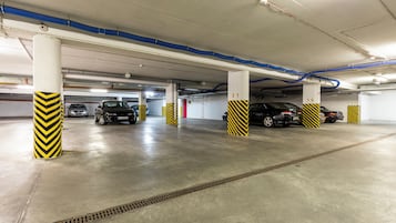 Estacionamiento: 65 por día