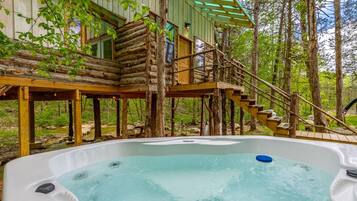 Tina de hidromasaje al aire libre