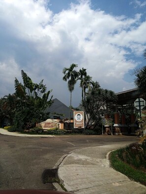 ด้านหน้าที่พัก