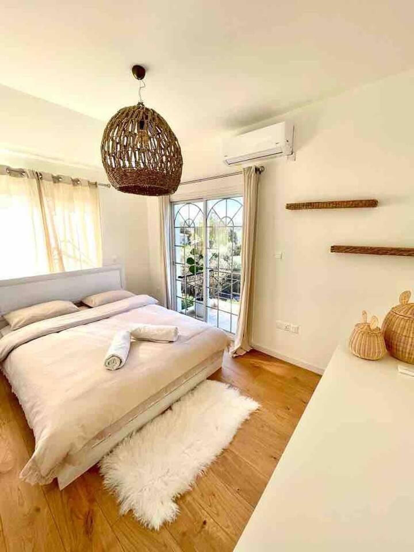 Vila, várias camas | 4 quartos, ferros/tábuas de passar roupa, Wi-Fi de cortesia