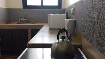 Deluxe Studio Suite | Private kitchen