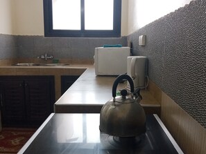 华丽开间套房 | 私人厨房 | 微波炉、电热水壶、厨具/餐具、提供环保清洁产品