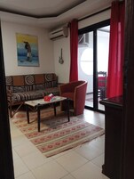 华丽开间套房 | 埃及棉床单、高档床上用品、羽绒被、迷你吧