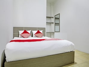 Free WiFi, bed sheets