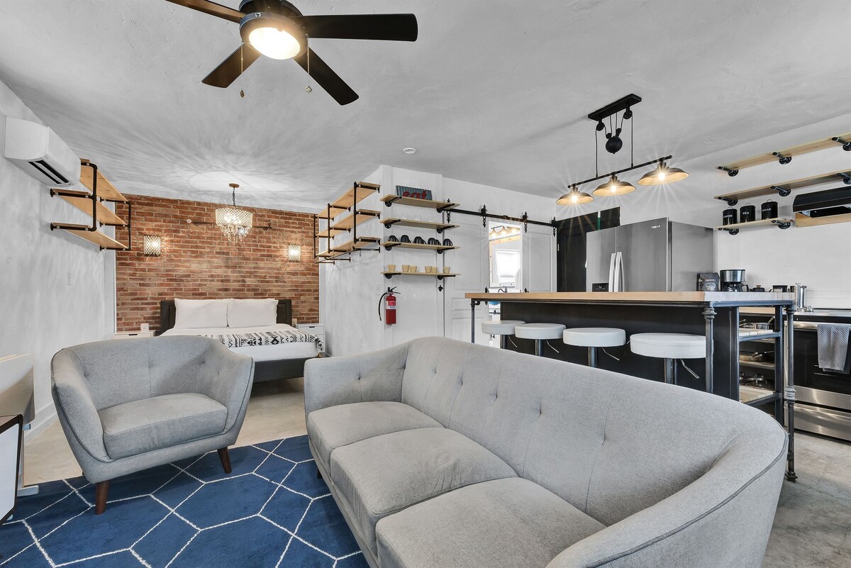 *Urban Alcove* Studio Near BSU, Downtown