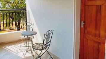 Luxury Studio (nr 11) | Individually decorated, desk, laptop workspace, free WiFi