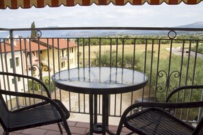 Desk, laptop workspace, free WiFi - hotel CASABLANCA (Lazise)
