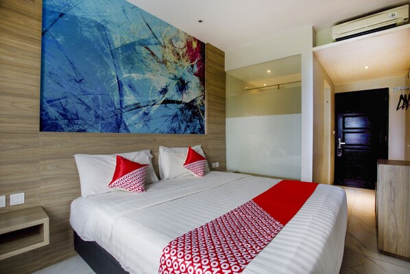 Deluxe Double Room | Desk, laptop workspace, blackout curtains, free WiFi - Collection O Bekasi Timur Near Gedung Juang Formerly Regia Tambun (Cikarang)