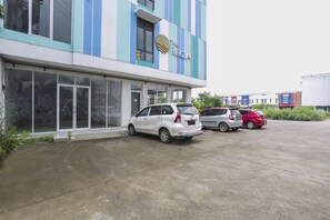 Front of property - Collection O Bekasi Timur Near Gedung Juang Formerly Regia Tambun (Cikarang)