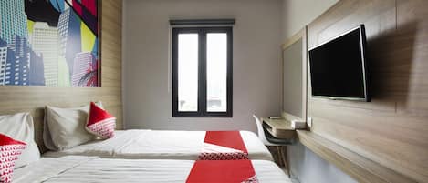 Deluxe Double Room | Desk, laptop workspace, blackout drapes, free WiFi