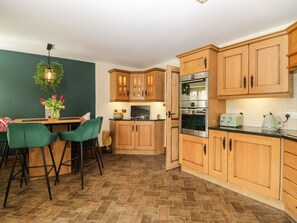 Fridge, cookware/dishes/utensils - The Anvil (Broughton in Furness)