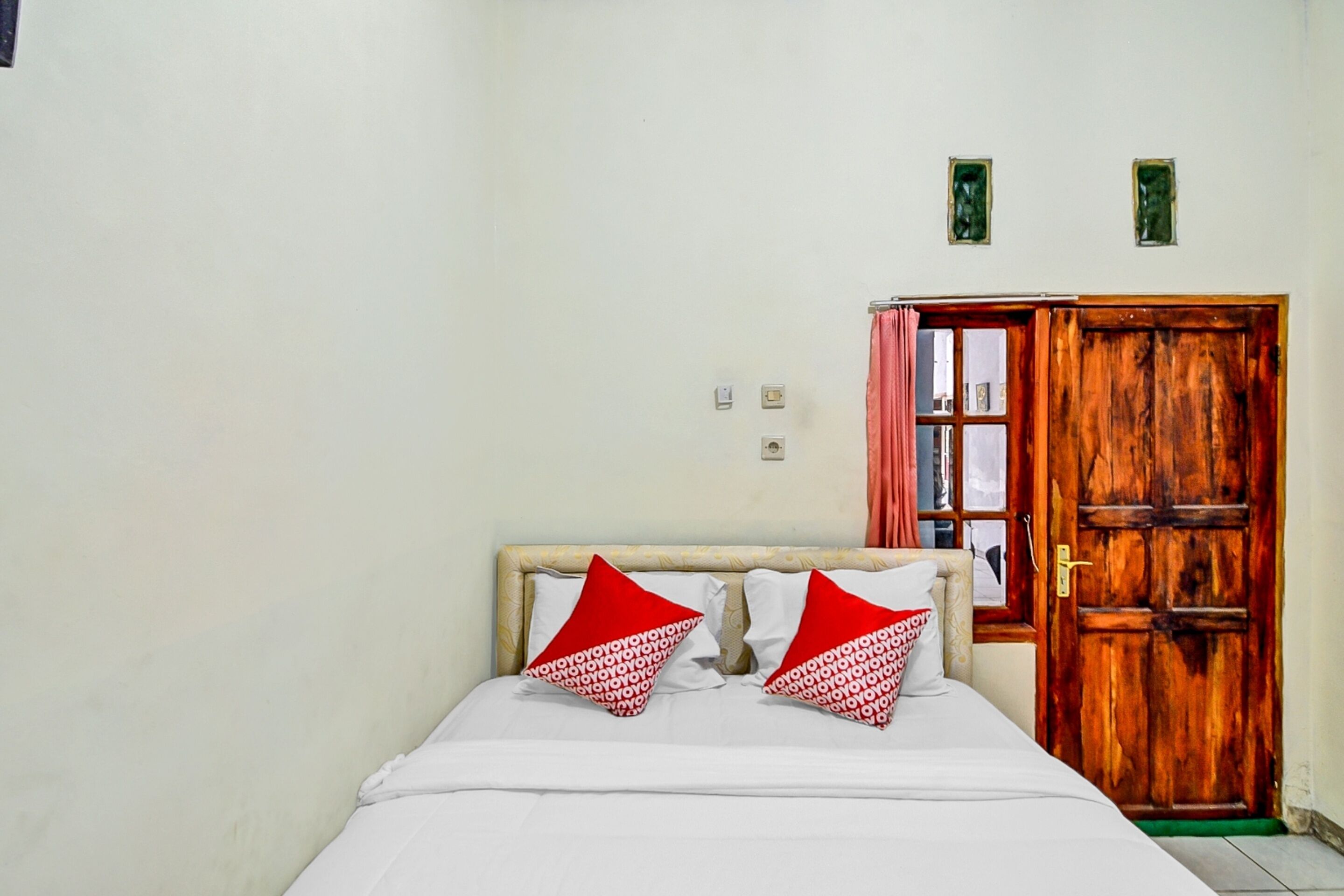 Standard Double Room | Laptop workspace, free WiFi, bed sheets