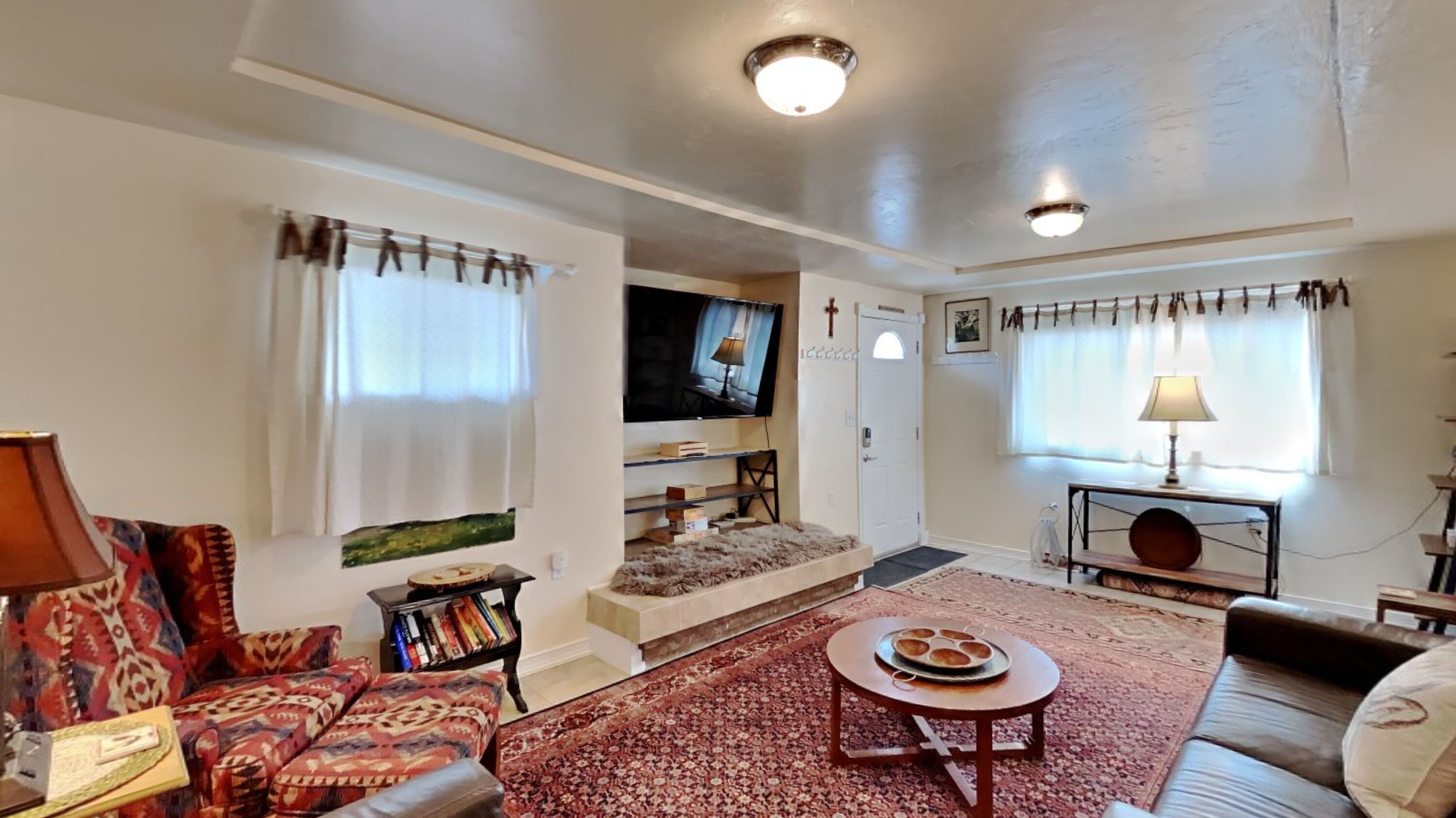 Cozy country-style home, relaxing views off the deck, and dog friendly!