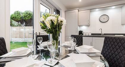 Tannery Place | 3 Bedrooms Parking Wi-Fi Garden