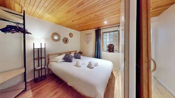 1 bedroom, WiFi, bed sheets