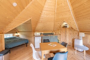 1 bedroom, travel cot, free WiFi, bed sheets - Discover our KOTA on the farm (FARBUS)