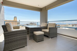 Terrace/patio - Flat with stunning views & prv parking (Glyfada)
