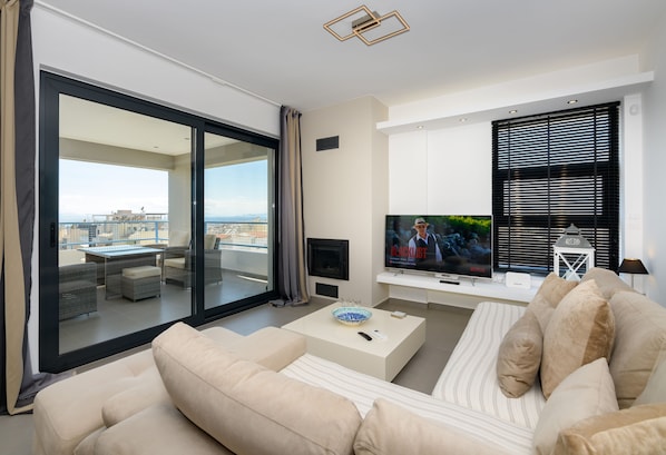 Deluxe Apartment | Living area - Flat with stunning views & prv parking (Glyfada)