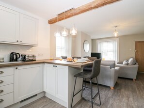 冰箱、洗碗机、电热水壶、烤面包机