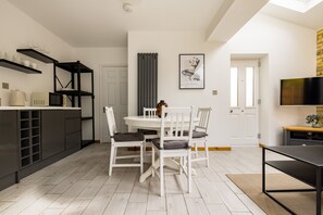 Apartment | Living area | 37-inch TV with cable channels, Netflix, streaming services - 2 Bed Garden Flat in Balham (London)