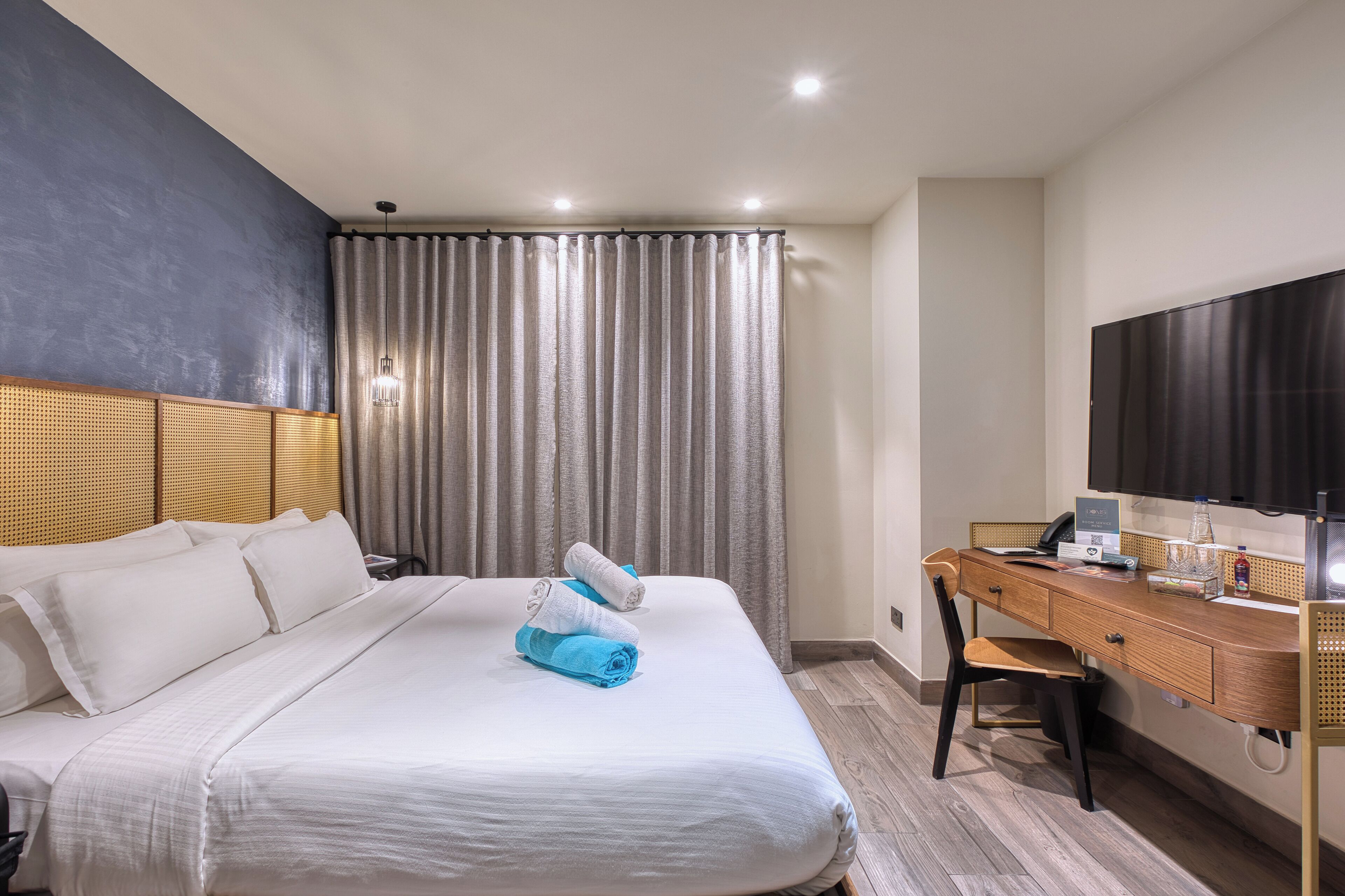 Standard Double Room | Premium bedding, minibar, in-room safe, desk