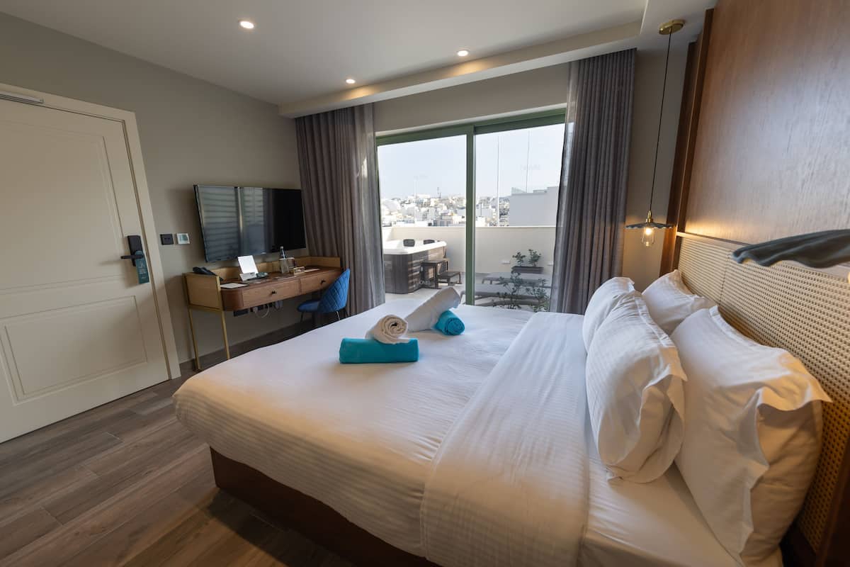 Luxury-Doppelzimmer | Hochwertige Bettwaren, Minibar, Zimmersafe, individuell dekoriert