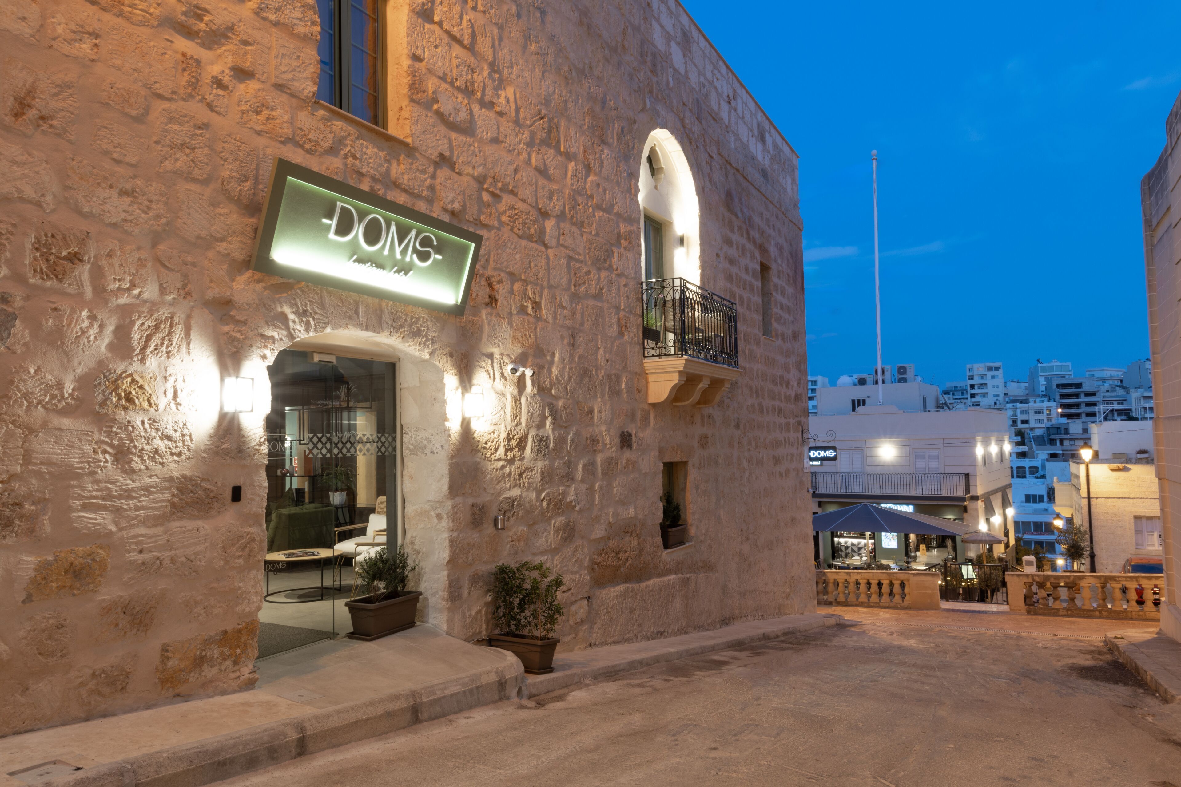 المنشأة من الخارج