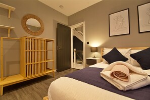 Basic Double Room | Free WiFi, bed sheets