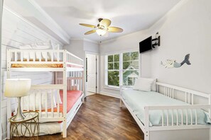 6 bedrooms, iron/ironing board, free WiFi, bed sheets