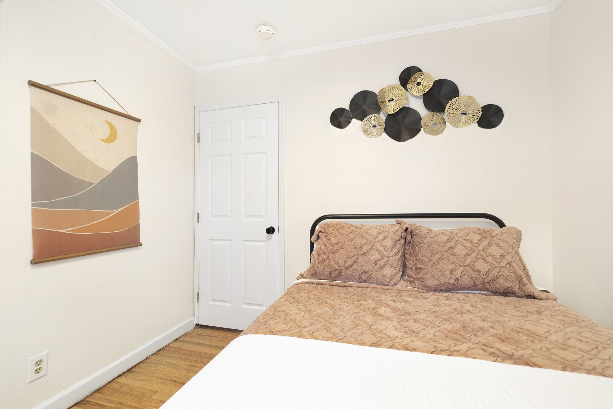 Rock Hill Family Bohemian Bungalow | Outdoor Living | Sleeps 12! | Dog friendly!