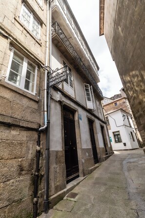 Front of property - Hostal San Pelayo (Santiago de Compostela)
