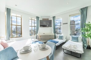 1 bedroom, in-room safe, desk, free WiFi