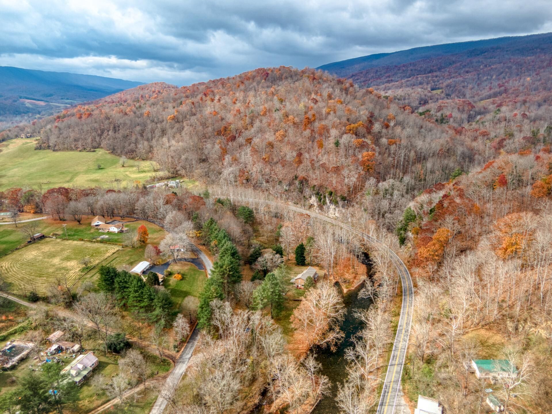 Remodeled, 4 BR, Newly renovated river front home is like none other