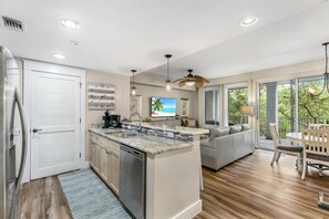 Interior - Baytowne Wharf 1BR! Spacious Balcony, Tropical Pool, Hot Tub, Beach Tram, Gym (Miramar Beach)