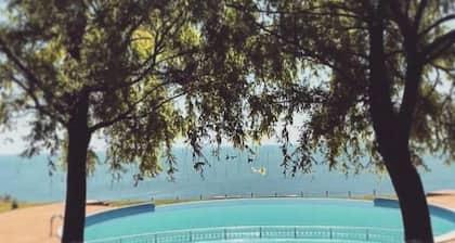 July Morning Seaside Resort
