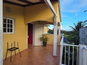 Property grounds - ELEGANT COUNTRY APARTMENT (SAINTE-ANNE)