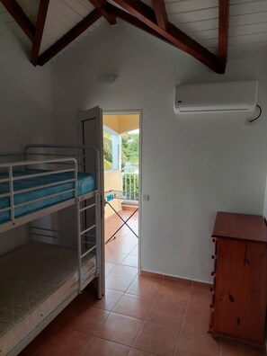 2 bedrooms, travel cot, WiFi, bed sheets